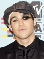 pete_wentz Nice guy liner. Retard.