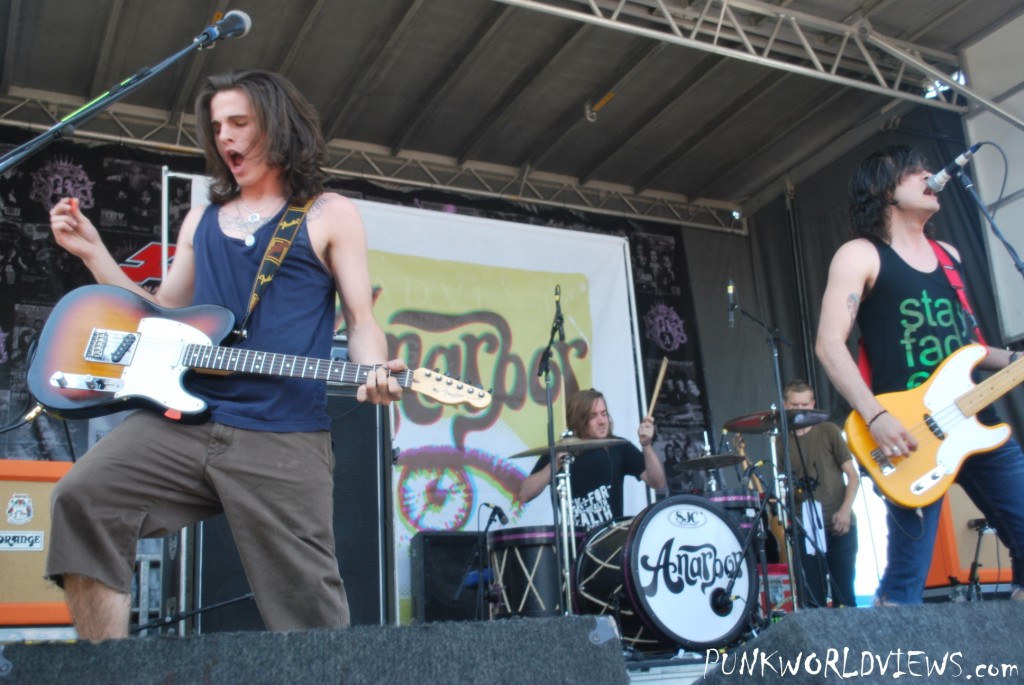 Anarbor - Warped Tour 2010 - Carson, CA